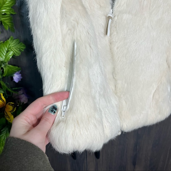 -Patrizia Luca White Buckle Detail 100% Rabbit Fur Vest Size Small - Picture 6 of 16